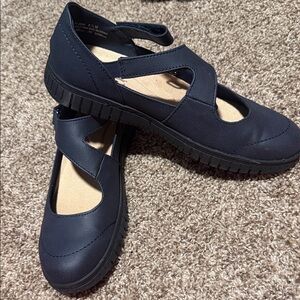 easy street navy blue Joyful Mary-Jane style flats (8.5) - NIB!